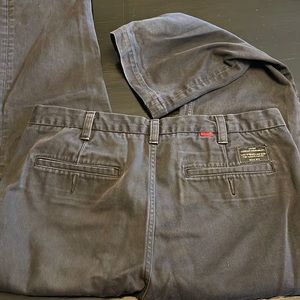 Chino Levis - 34 x 28